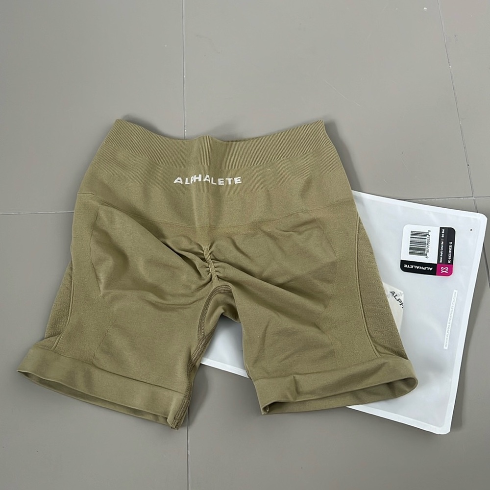 NWT Alphalete Amplify Contour Short